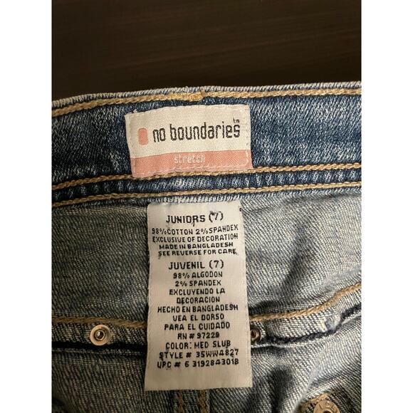 No Boundaries Juniors Mini Skirt Size 7 Denim Low Rise Rhinestone Rave Club Y2K - Picture 3 of 6